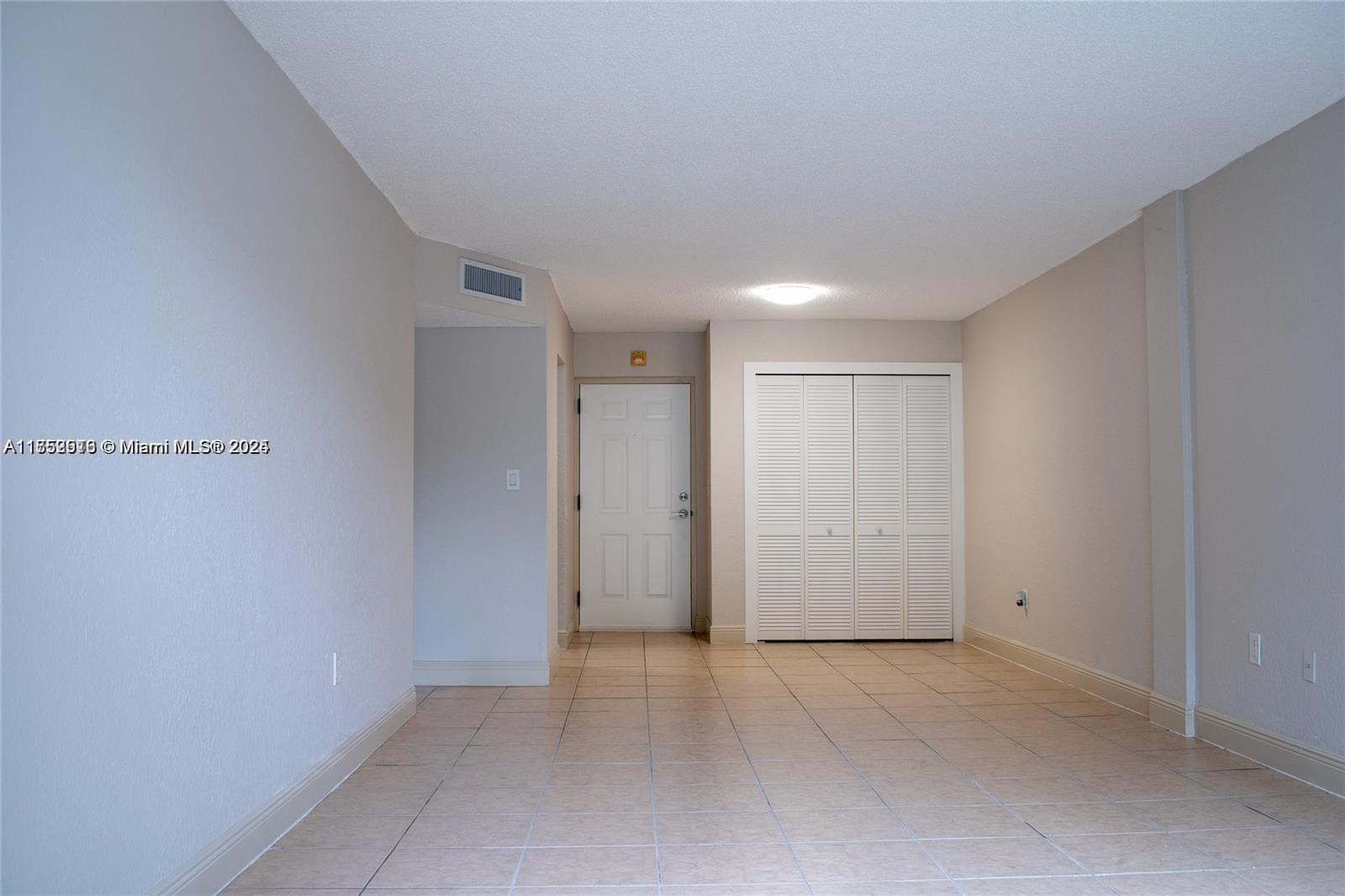 9460 Fontainebleau Blvd 132 Property Photo 7