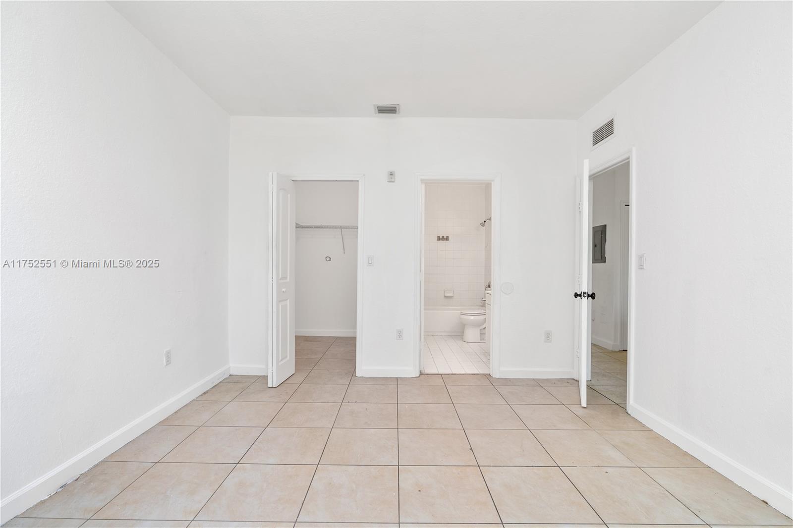1543 Se 25th St 205 Property Photo 16