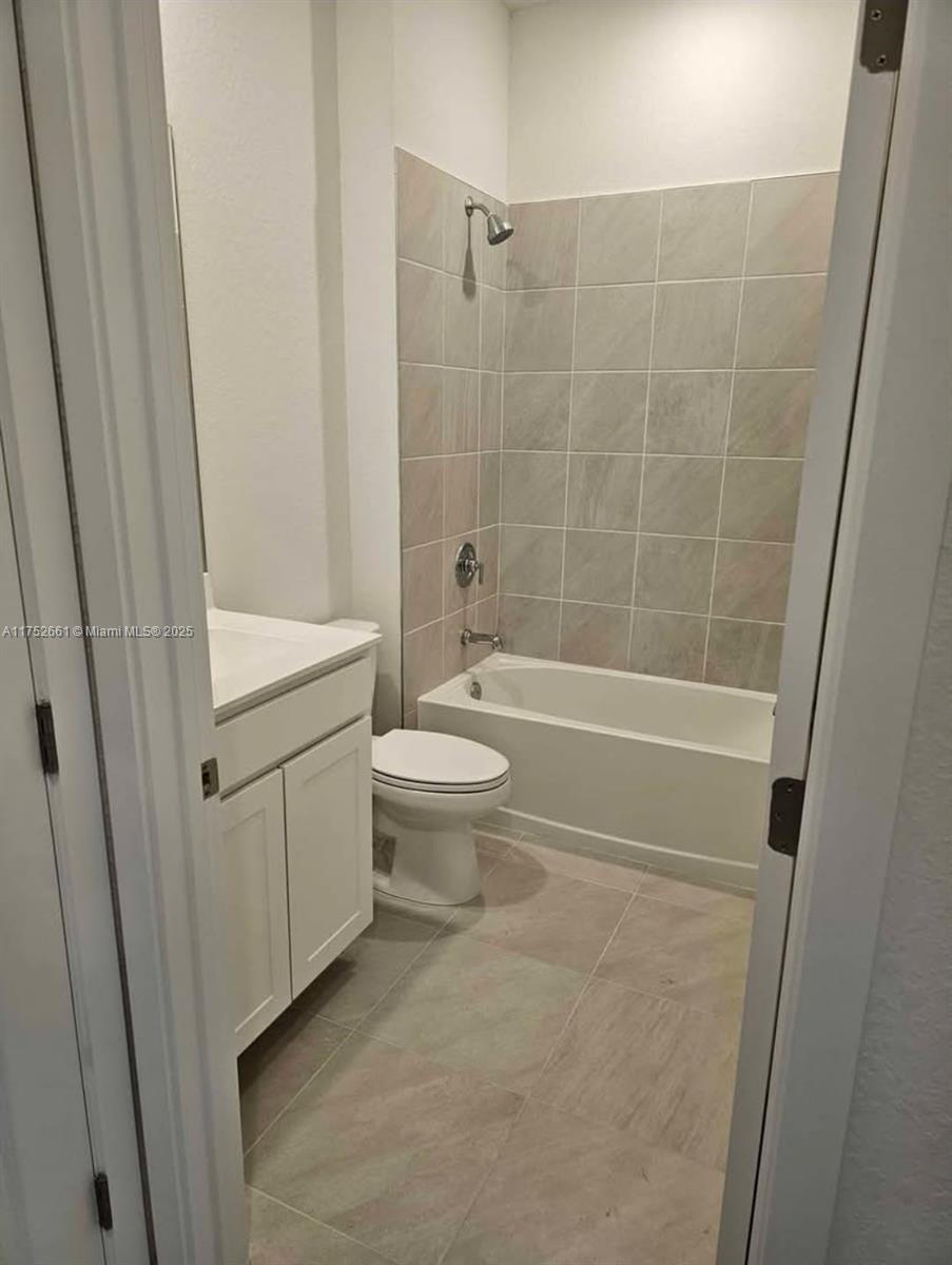 1695 Se 6th St Property Photo 7