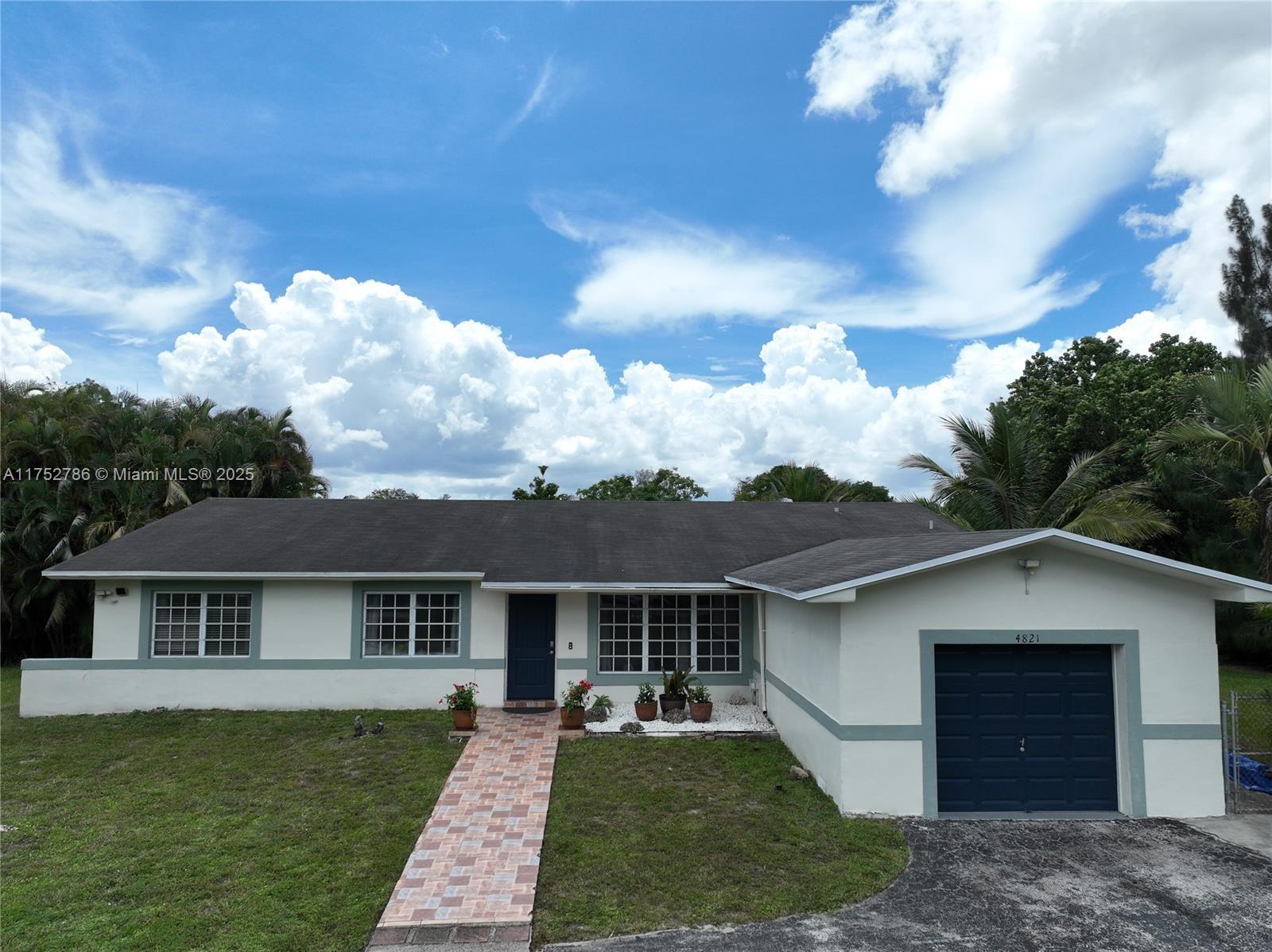 A11752786 Property Photo
