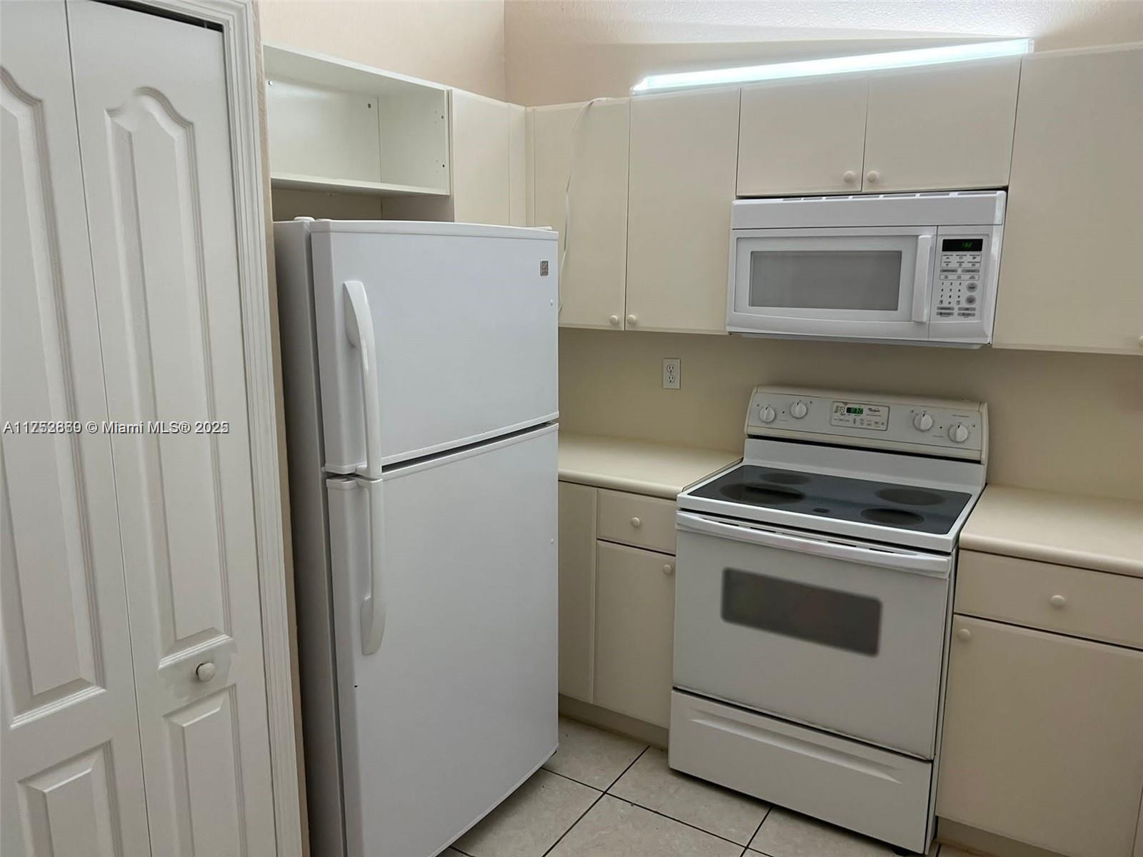 1666 Se 27th Ct 208 Property Photo 2