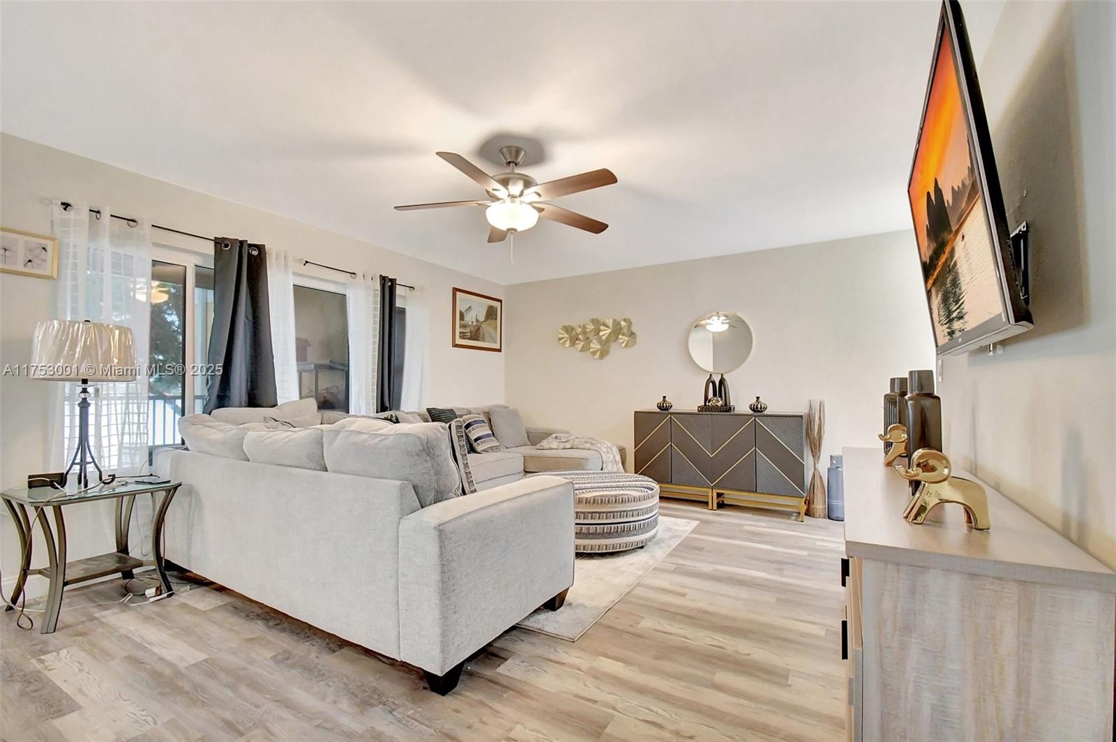 2445 Nw 33rd St 1410 Property Photo 5