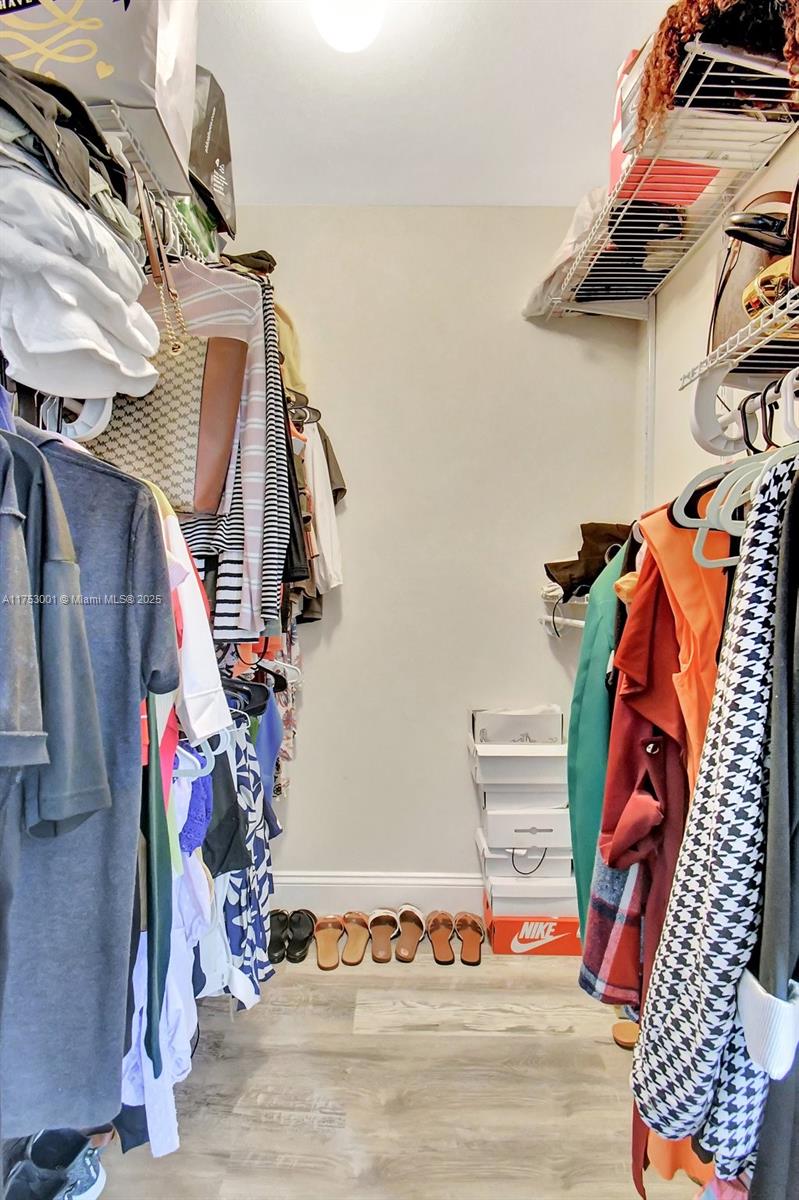 2445 Nw 33rd St 1410 Property Photo 25