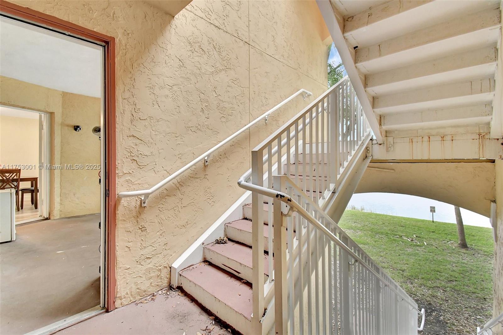 2445 Nw 33rd St 1410 Property Photo 32