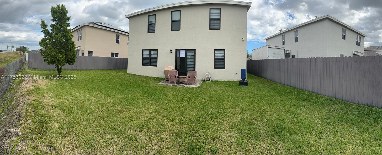 27132 Sw 132nd Ct Rd Property Photo 3