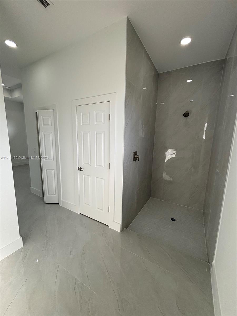 2907 S Alan Ave Property Photo 5