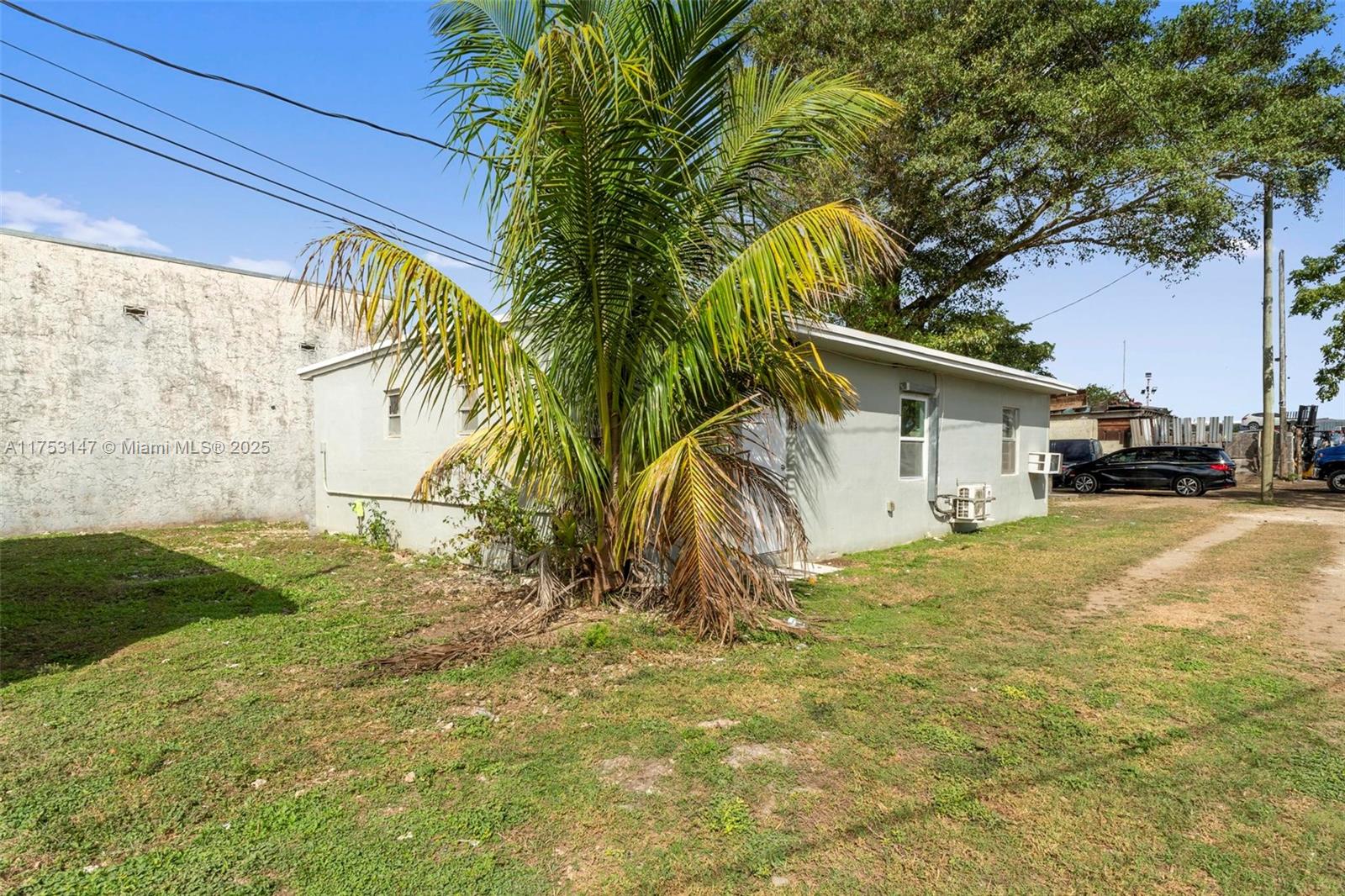 1276 Sw 2nd St Property Photo 5