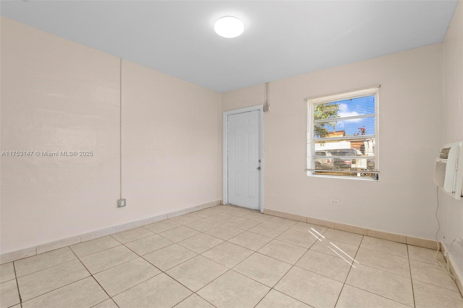 1276 Sw 2nd St Property Photo 15