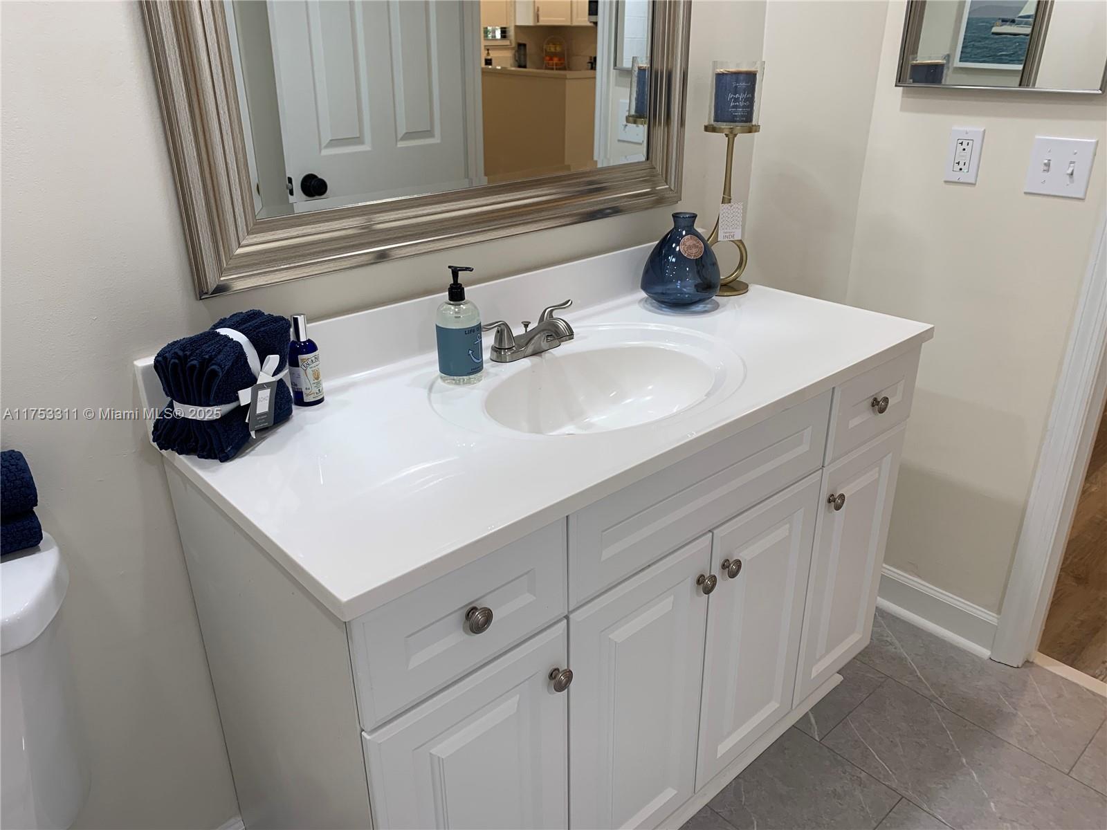 6101 Se Landing Way 6 Property Photo 18