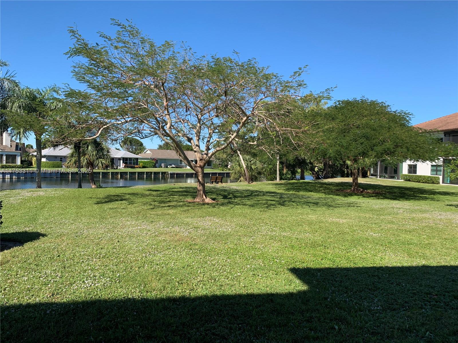 6101 Se Landing Way 6 Property Photo 44