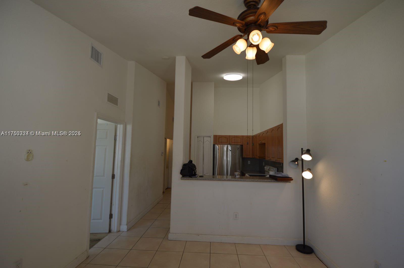 1661 Se 29th Ct 209 Property Photo 5