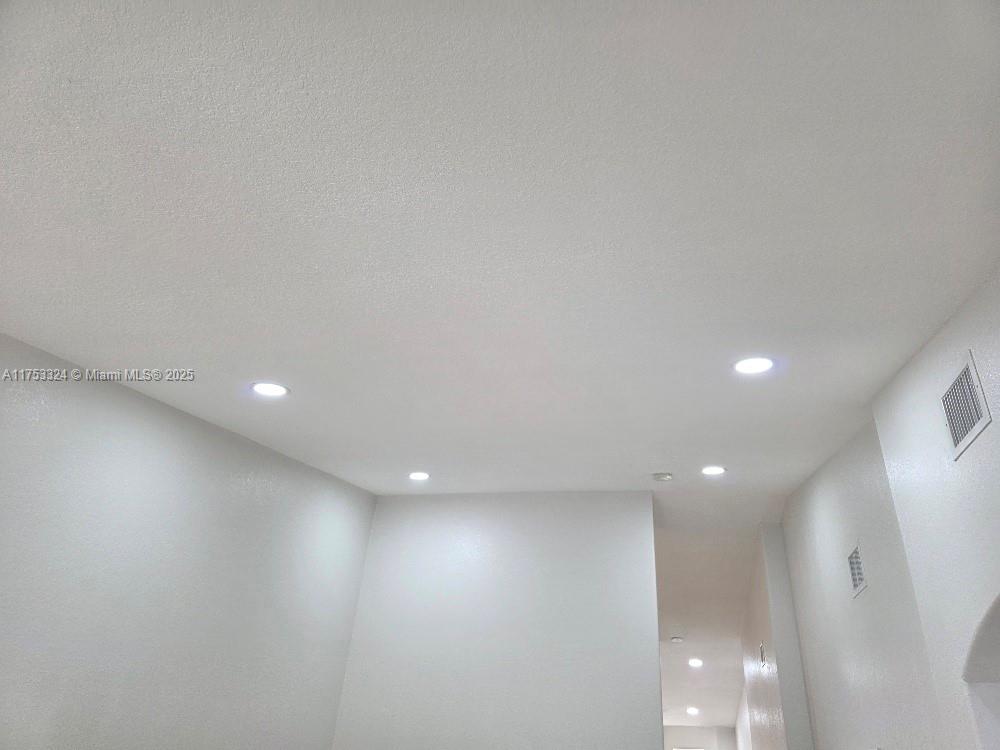 1661 Se 29th Ct 209 Property Photo 6