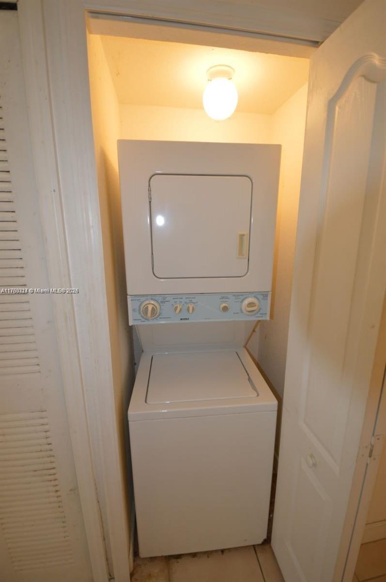1661 Se 29th Ct 209 Property Photo 21