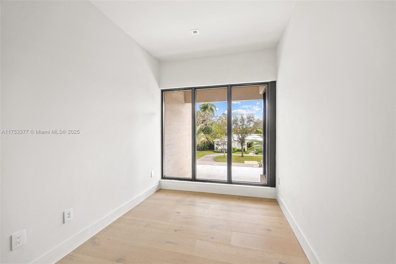 6225 Snapper Creek Drive Property Photo 28