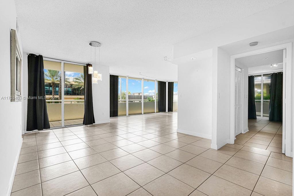 8925 Collins Ave 2e Property Photo 10