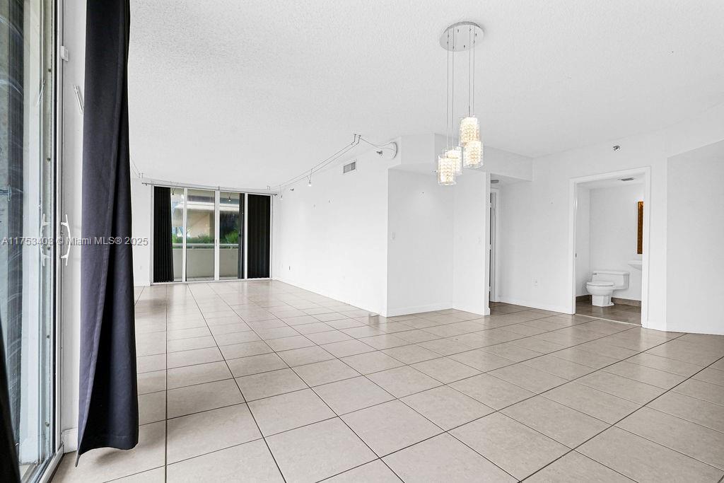 8925 Collins Ave 2e Property Photo 11