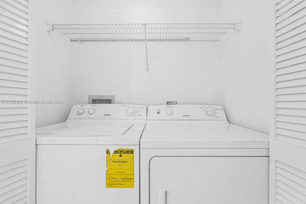 8925 Collins Ave 2e Property Photo 33