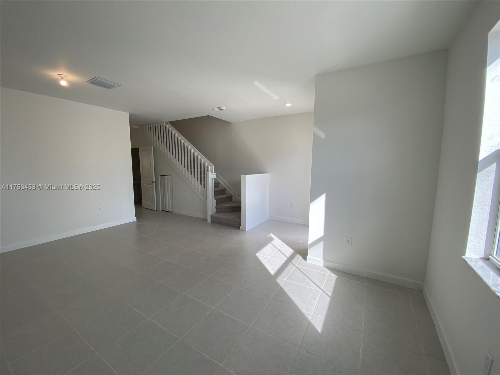 16227 Sw 292 Street Property Photo 3