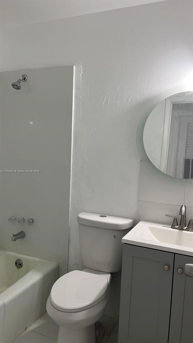 550 Ne 44th St M2 Property Photo 3