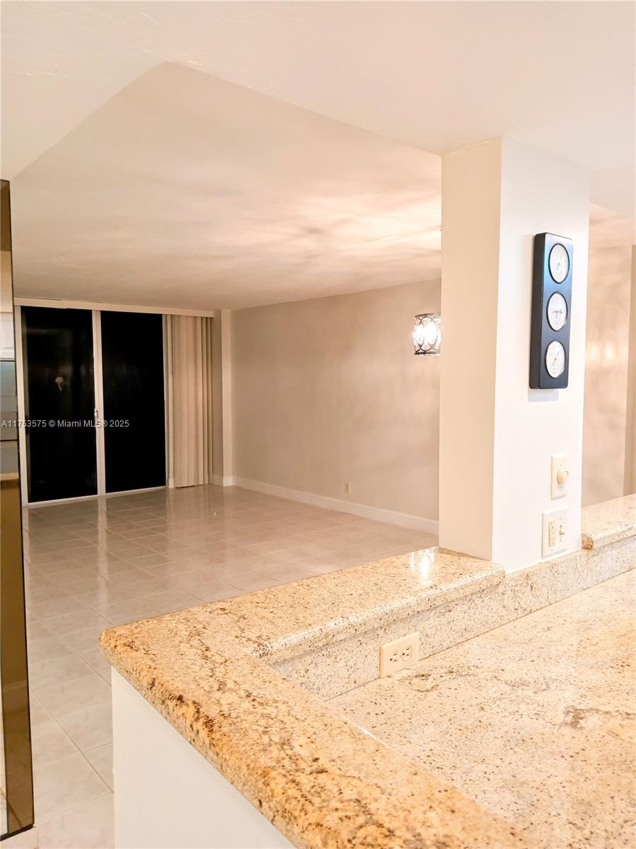 1149 Hillsboro Mile 309 Property Photo 43