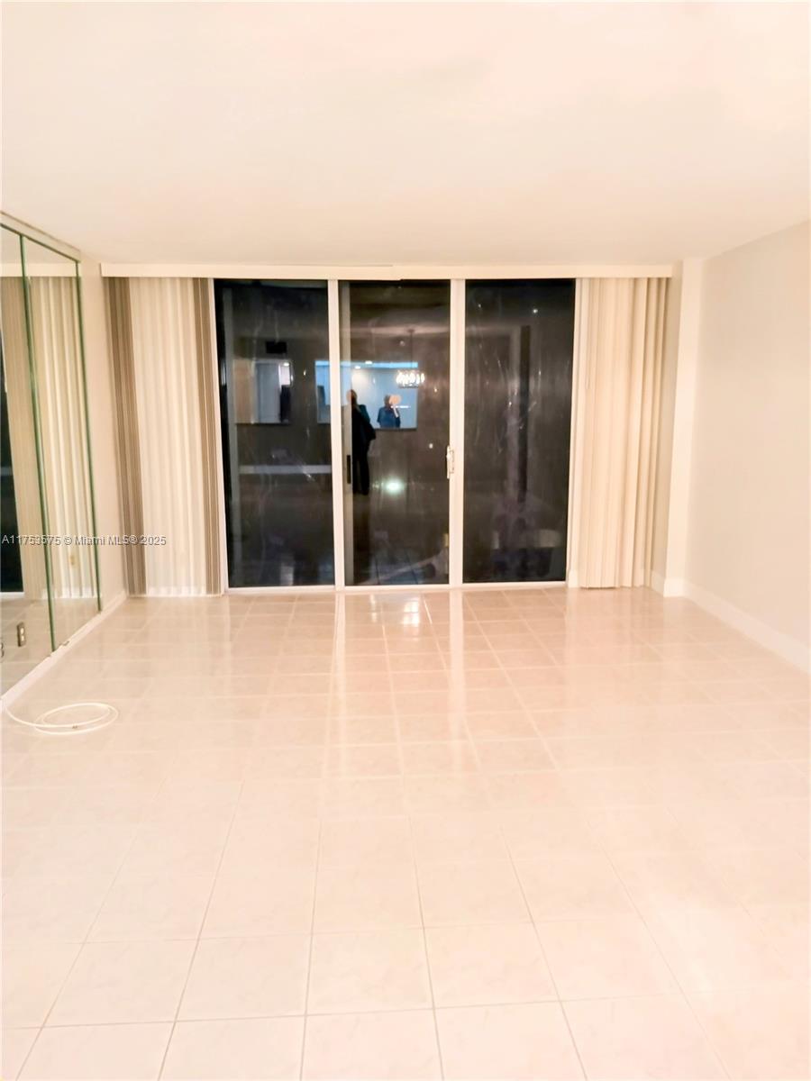 1149 Hillsboro Mile 309 Property Photo 44