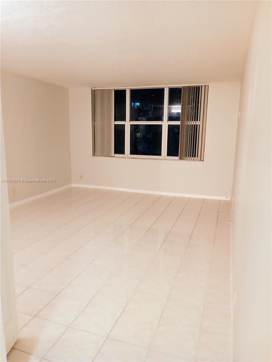 1149 Hillsboro Mile 309 Property Photo 45