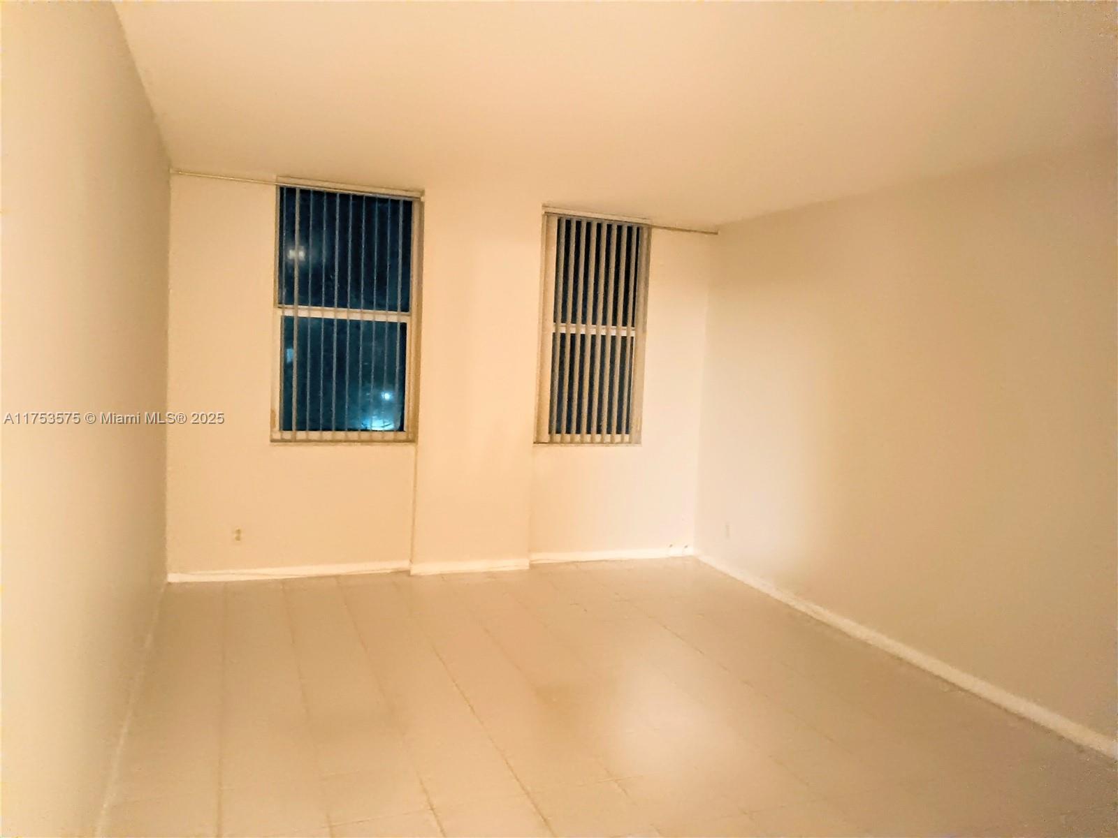 1149 Hillsboro Mile 309 Property Photo 47