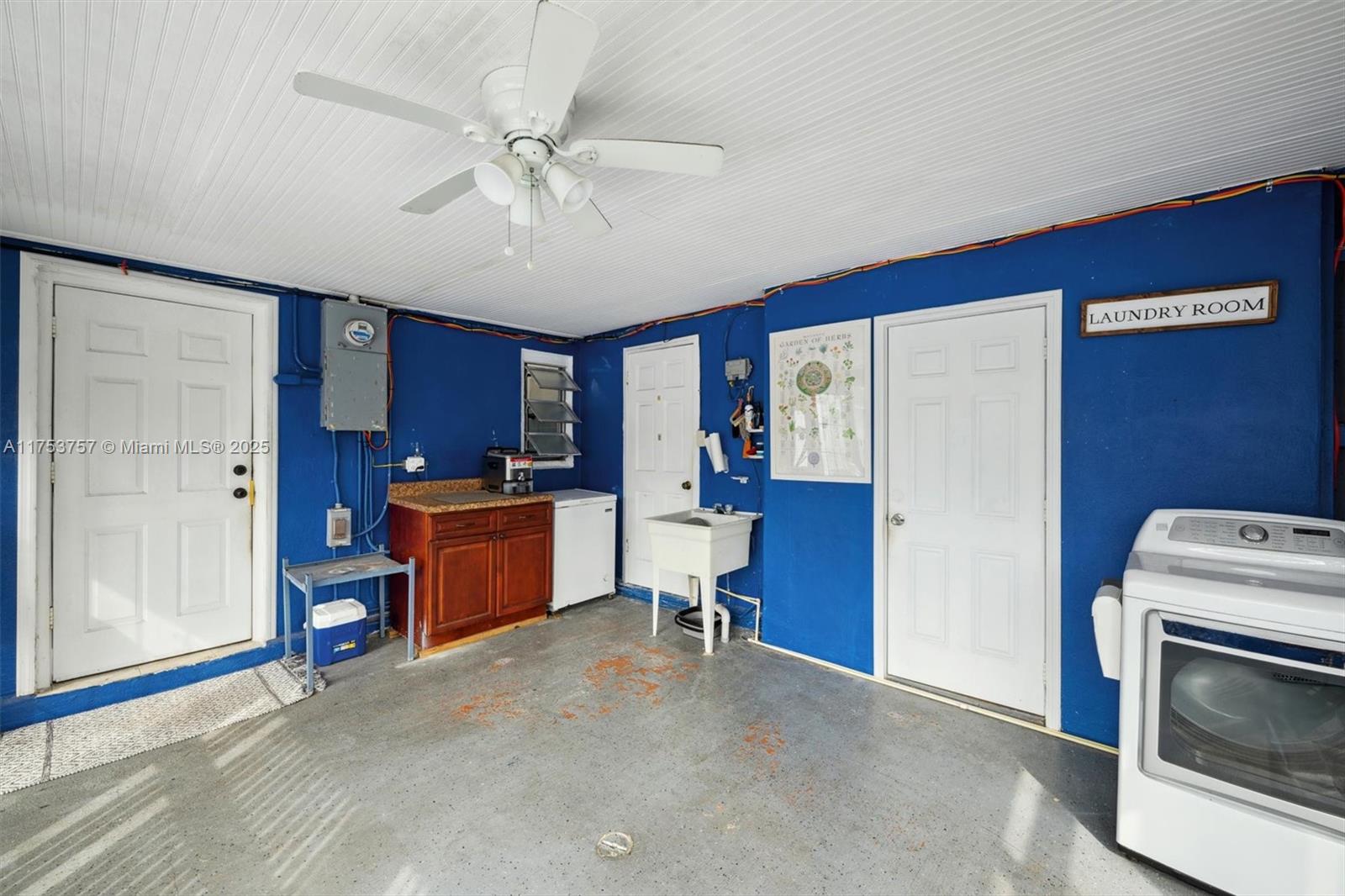 15300 Leisure Dr Property Photo 22