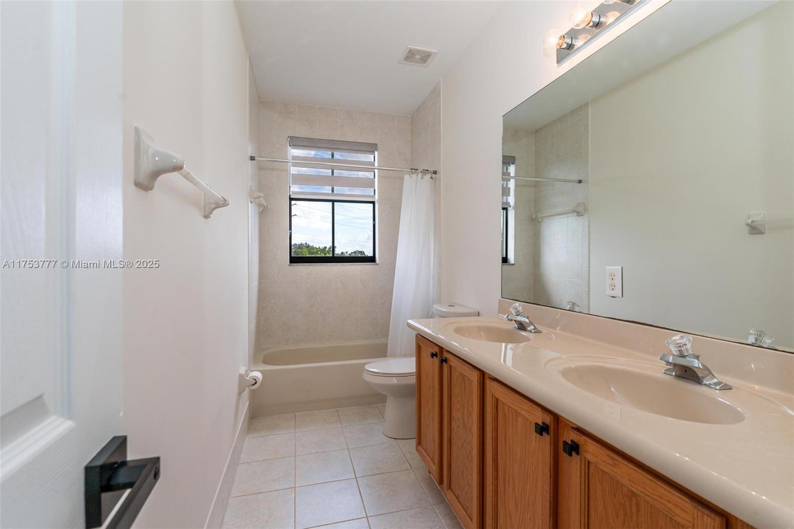 1748 Sw 195th Ave Property Photo 23