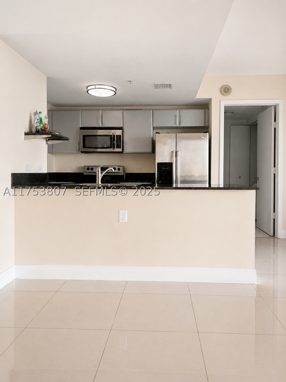 1861 Nw S River Dr 1504 Property Photo 4