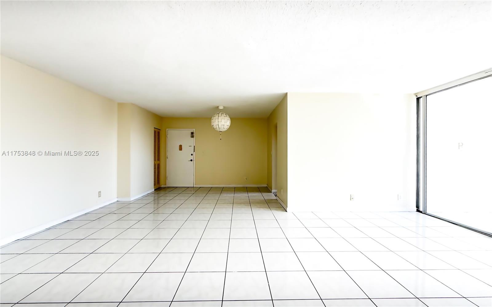 942 Ne 199th St 4c Property Photo 13