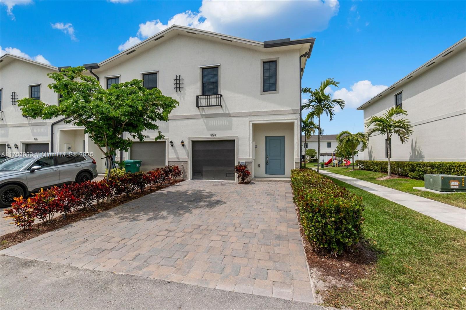 1150 SW 6th Ct Property Photo 1