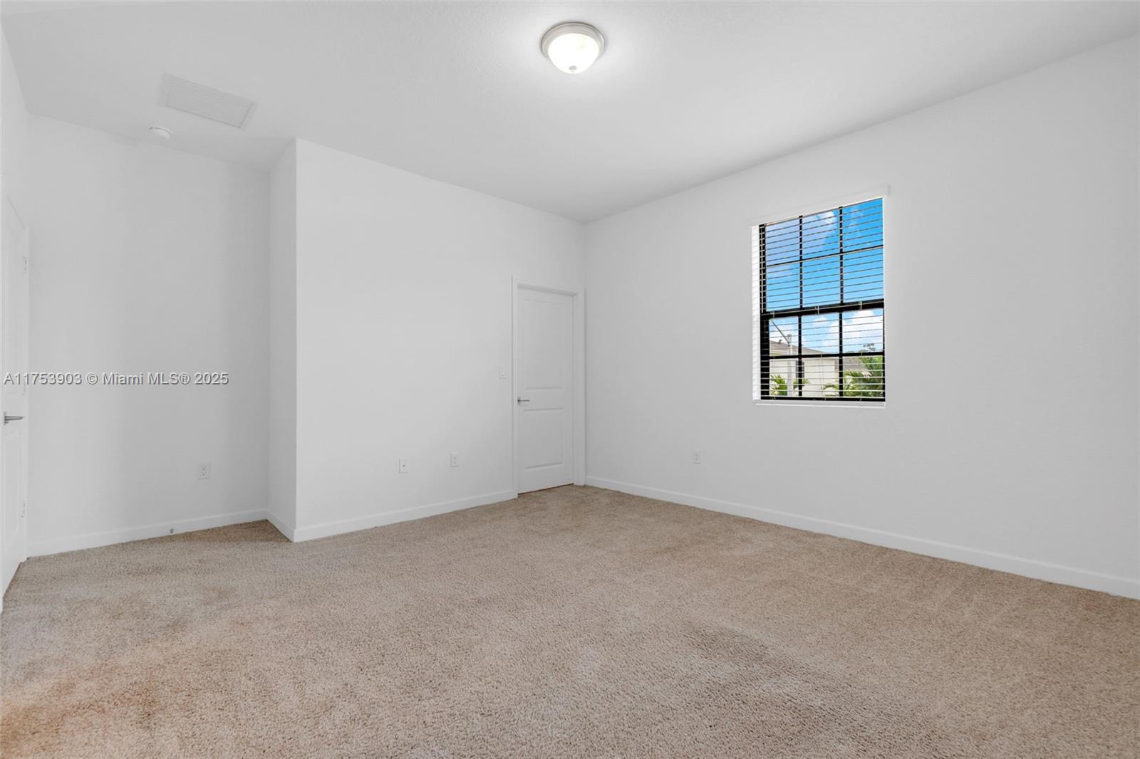 1150 Sw 6th Ct Property Photo 13