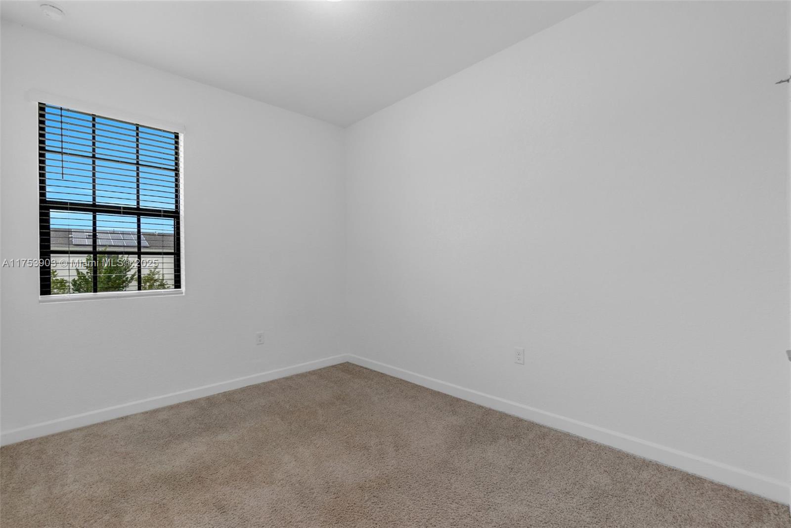 1150 Sw 6th Ct Property Photo 17