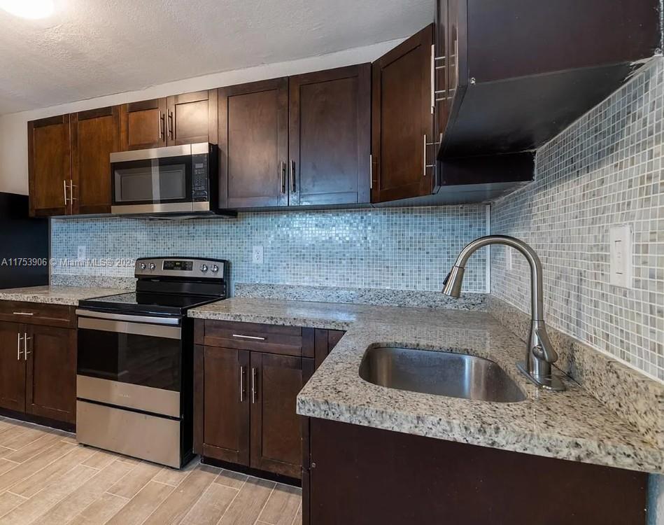 601 S Flagler Ave 10 Property Photo 2