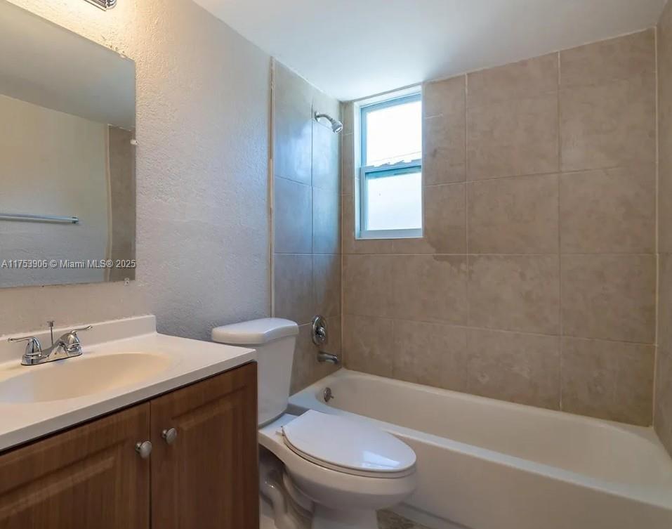 601 S Flagler Ave 10 Property Photo 5