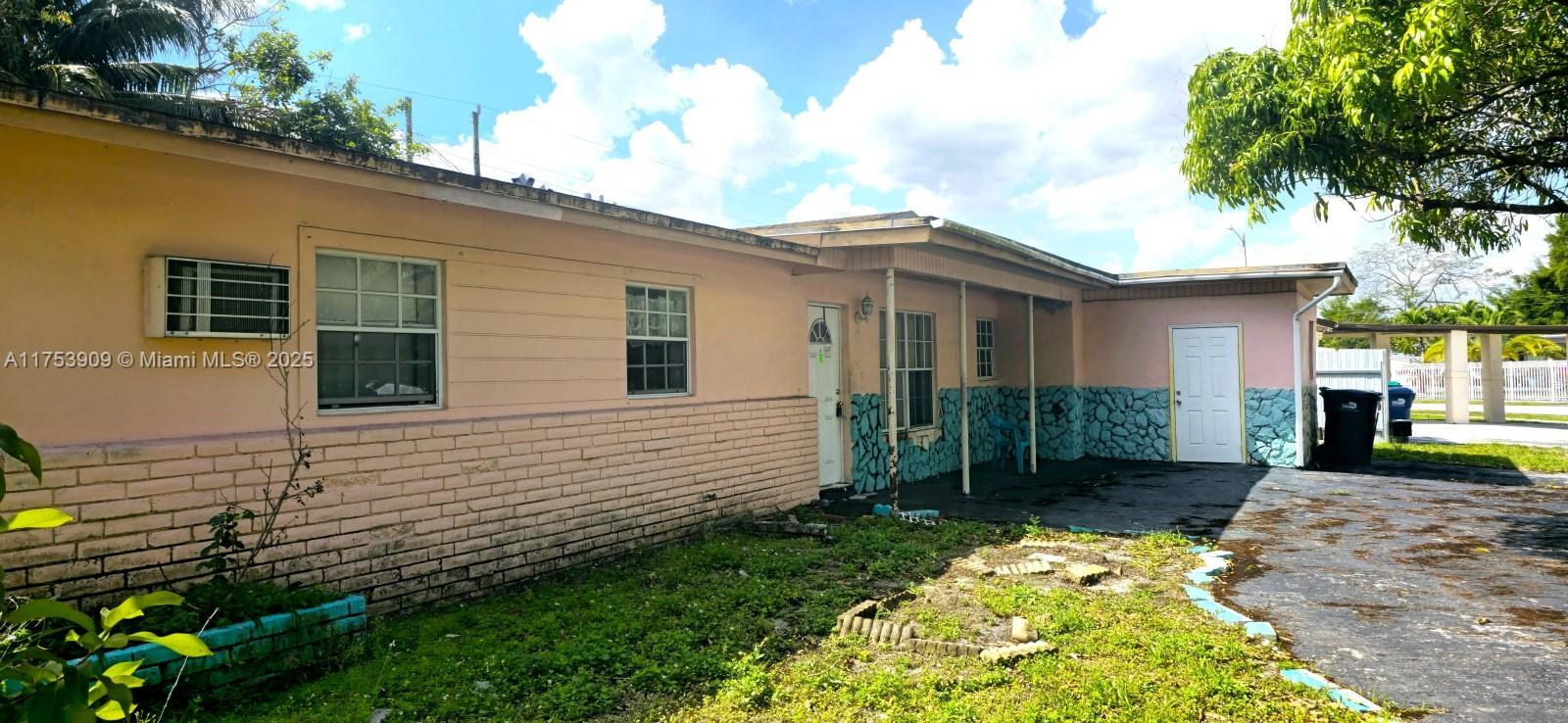 4490 Nw 171st Ter Property Photo 5