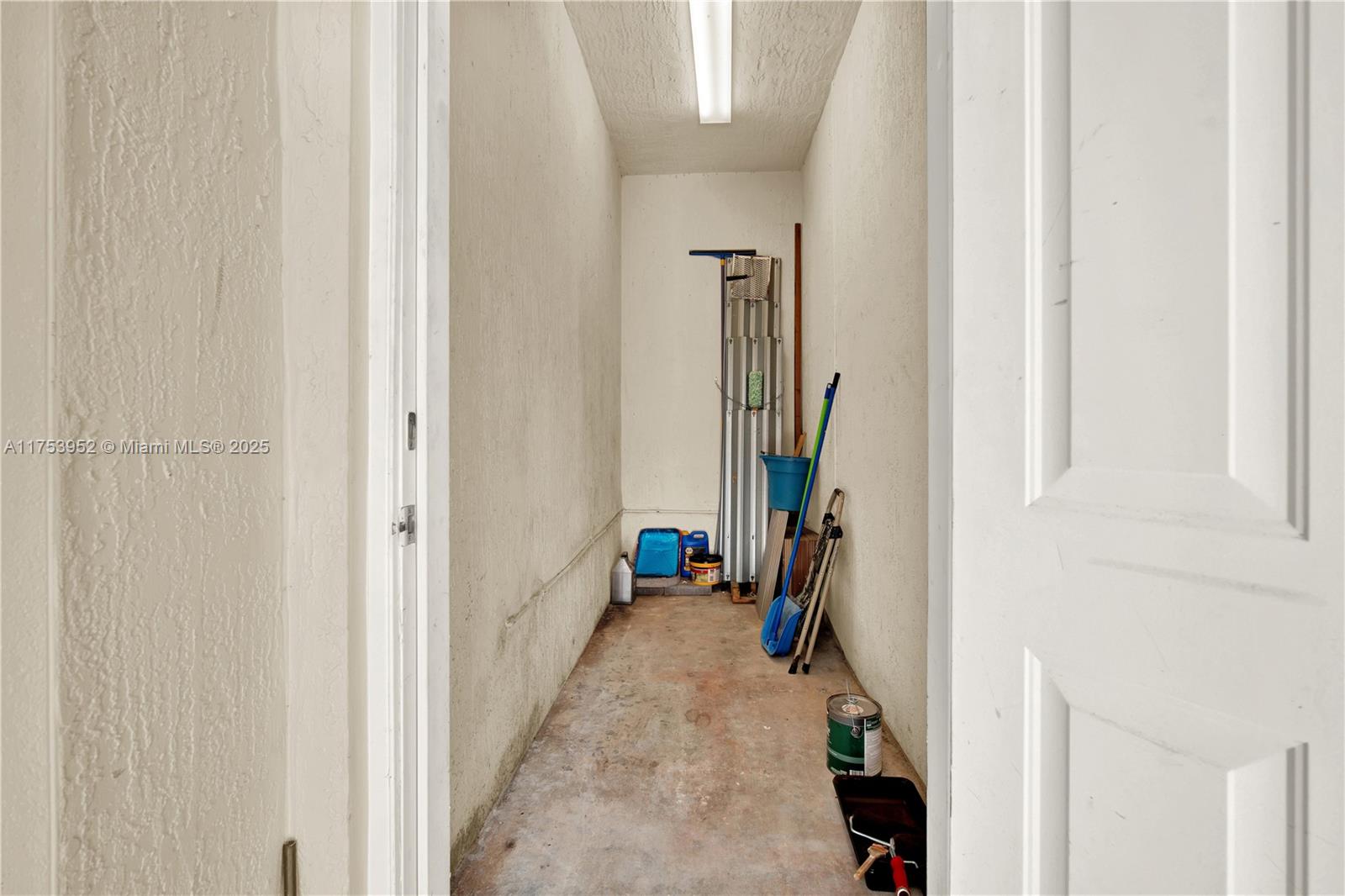 3208 Se 6th St 0 Property Photo 30