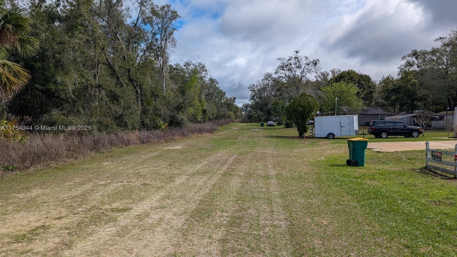 2215 Bluegrass St Property Photo 8