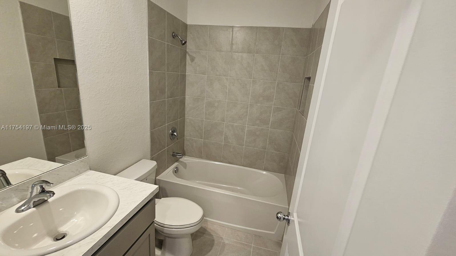 1221 Ne 3rd Ave Property Photo 17