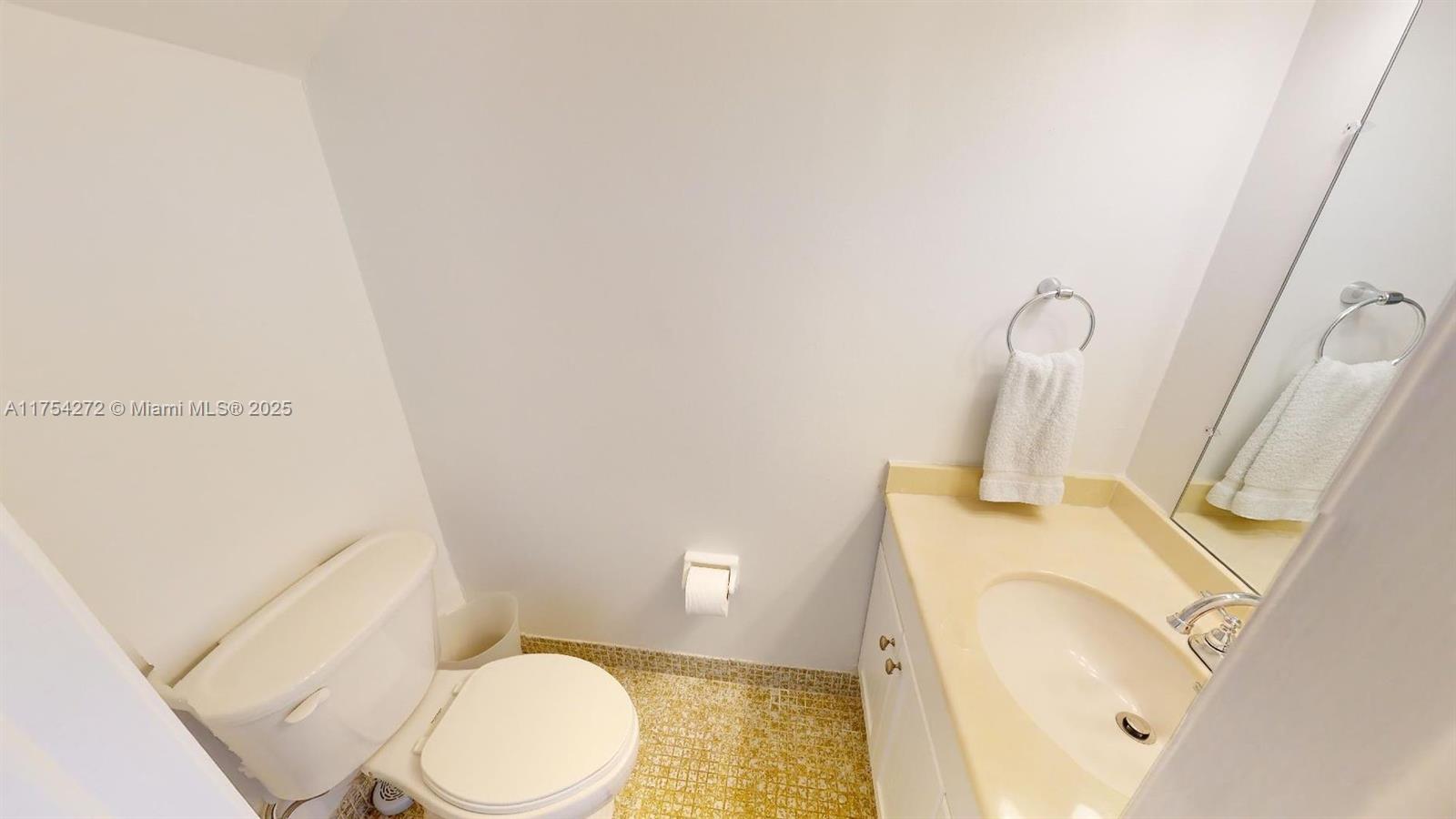 300 Ocean Drive 22 Property Photo 10