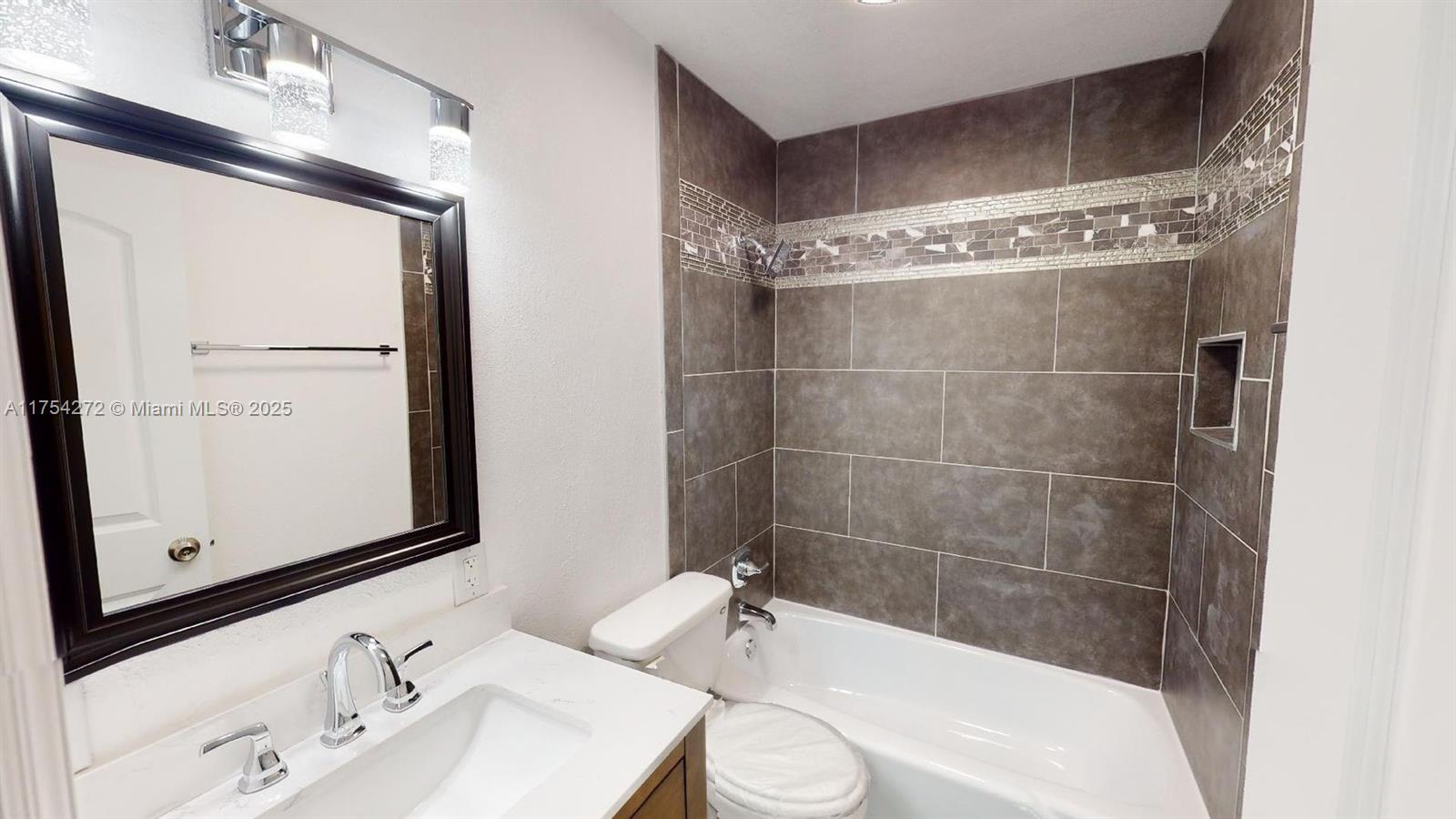 300 Ocean Drive 22 Property Photo 16