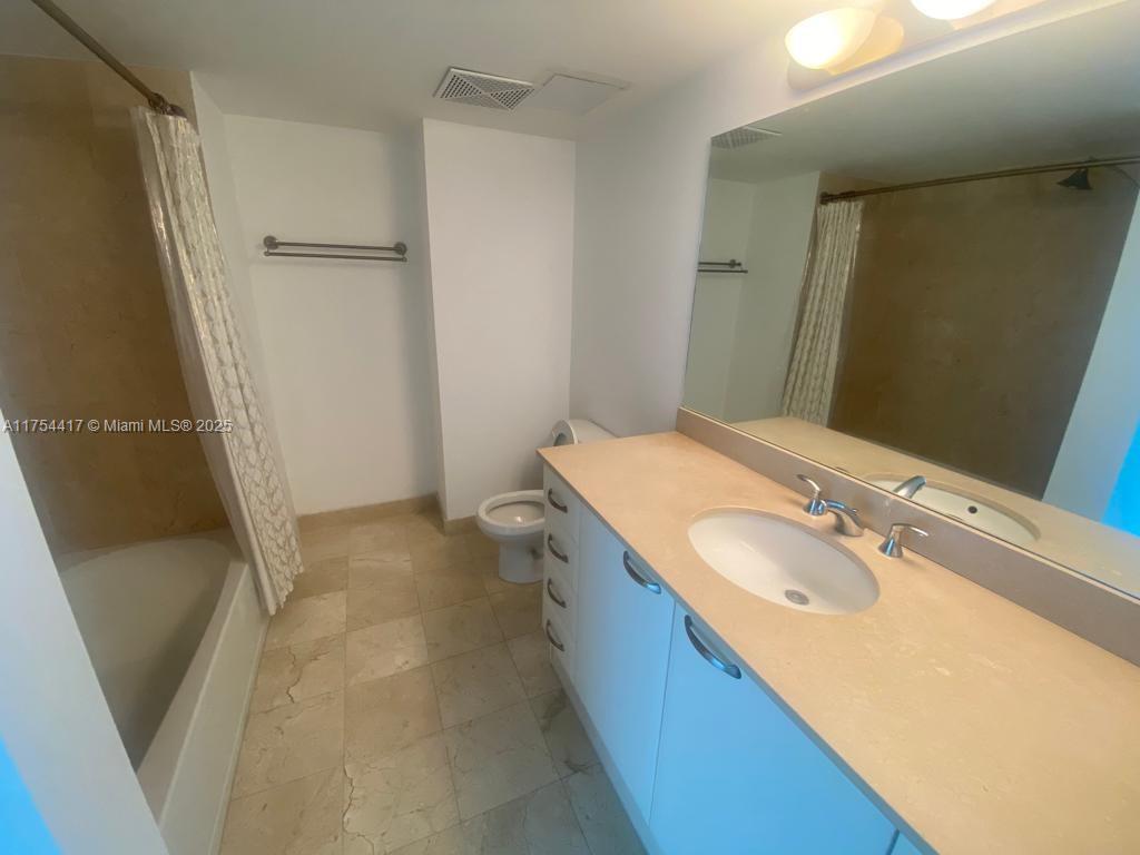 2101 Brickell Ave 1401 Property Photo 7