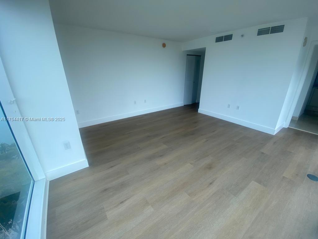2101 Brickell Ave 1401 Property Photo 8