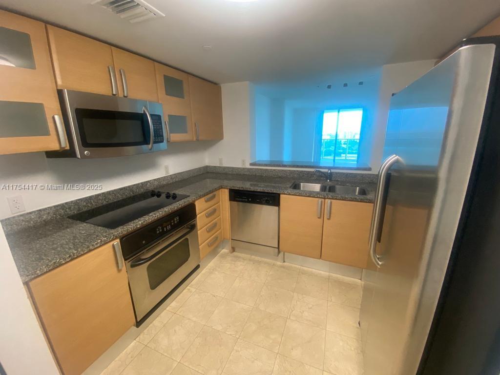 2101 Brickell Ave 1401 Property Photo 10