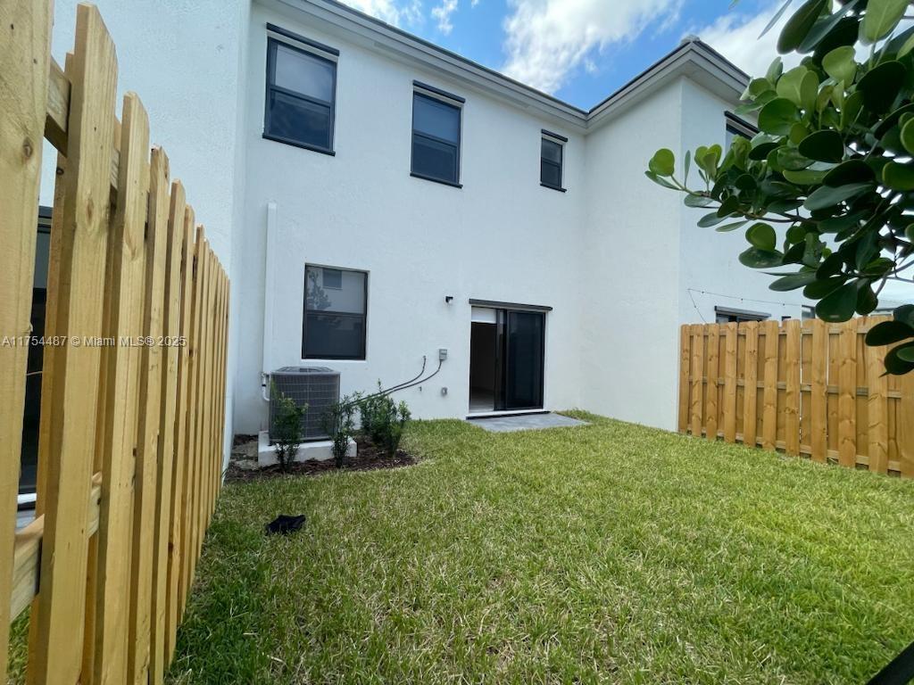28519 Sw 134th Ct Property Photo 6