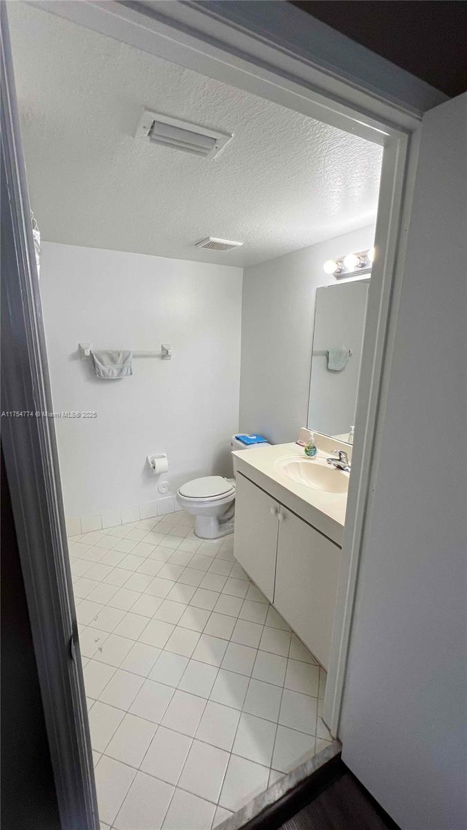 1005 Ne 34th Ave 104 Property Photo 6