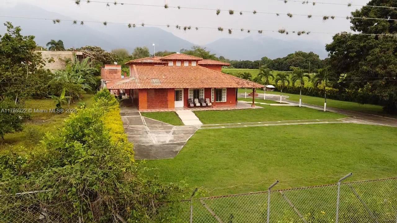 Carrera 1 Con Calle 5 Cerrito, Santa Elena Property Photo