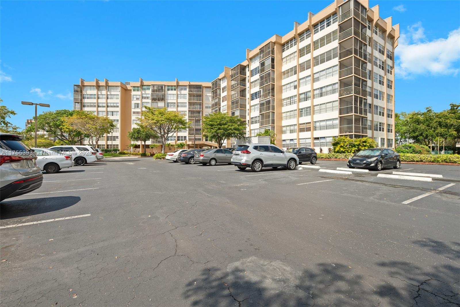 1000 Saint Charles Pl 603 Property Photo 1