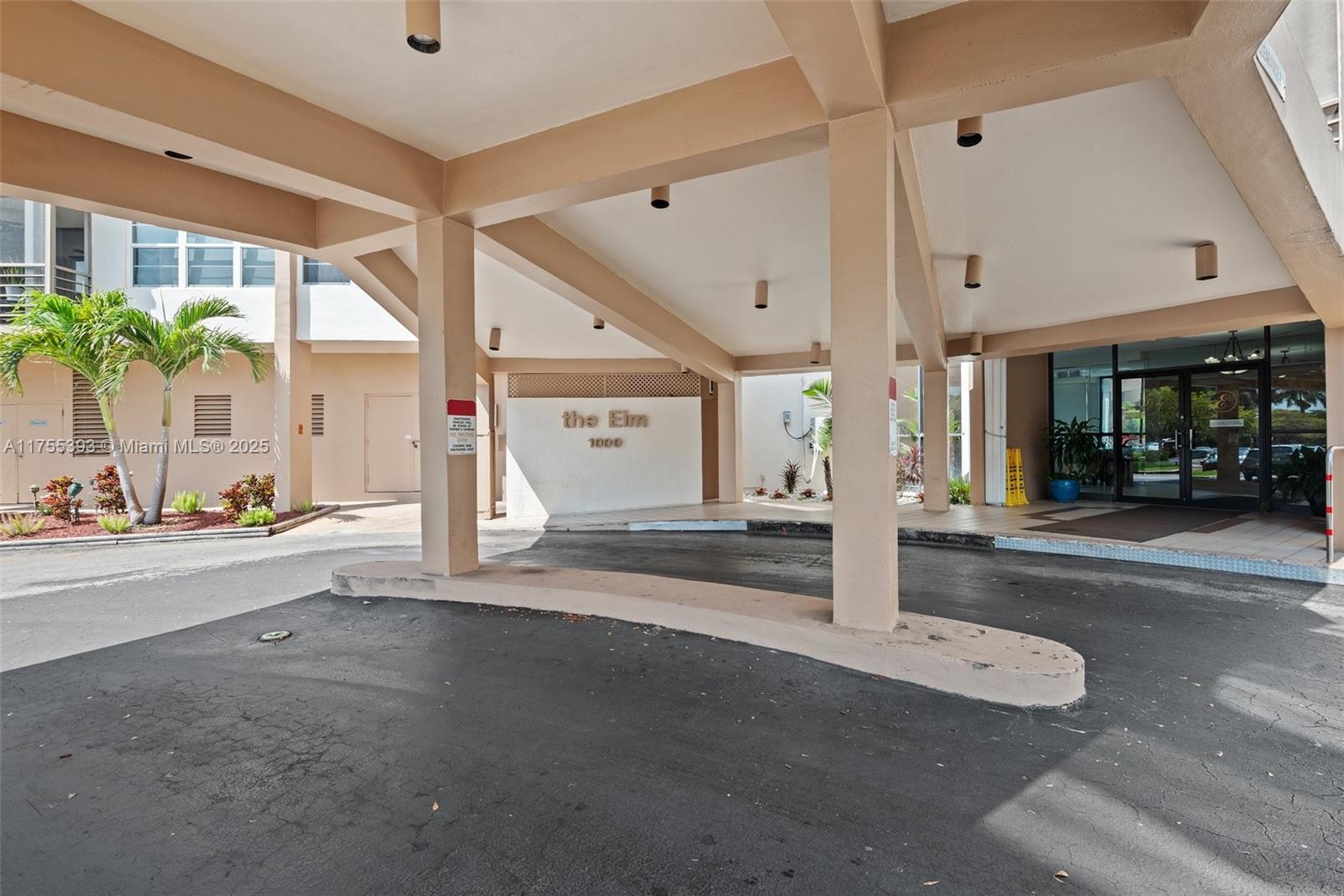 1000 Saint Charles Pl 603 Property Photo 2